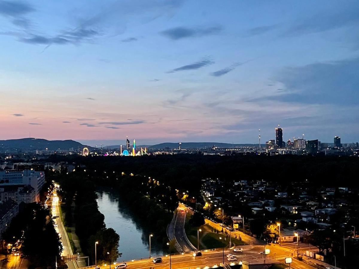 Triiiple Level 20 - Sonnenwohnen Apartment Mit Parkplatz Und Fantastischem Ausblick Vienna Luaran gambar